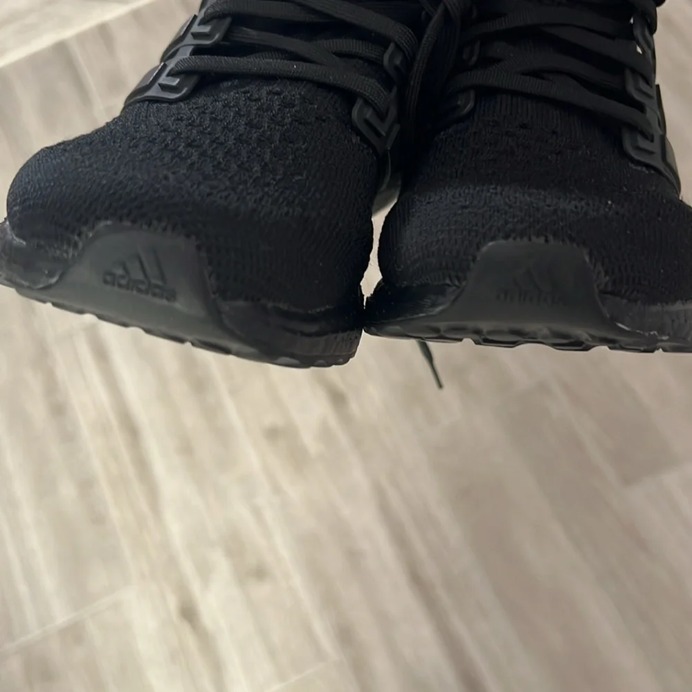 Black adidas size 7 1/2, ultra boost - Picture 7 of 12